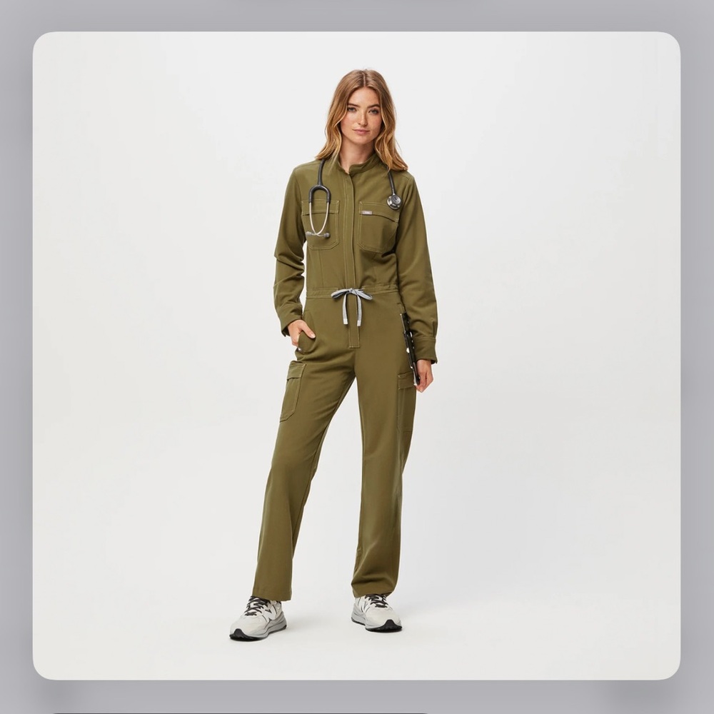 Figs Martini Olive Chantal - Cargo ScrubJumpsuit